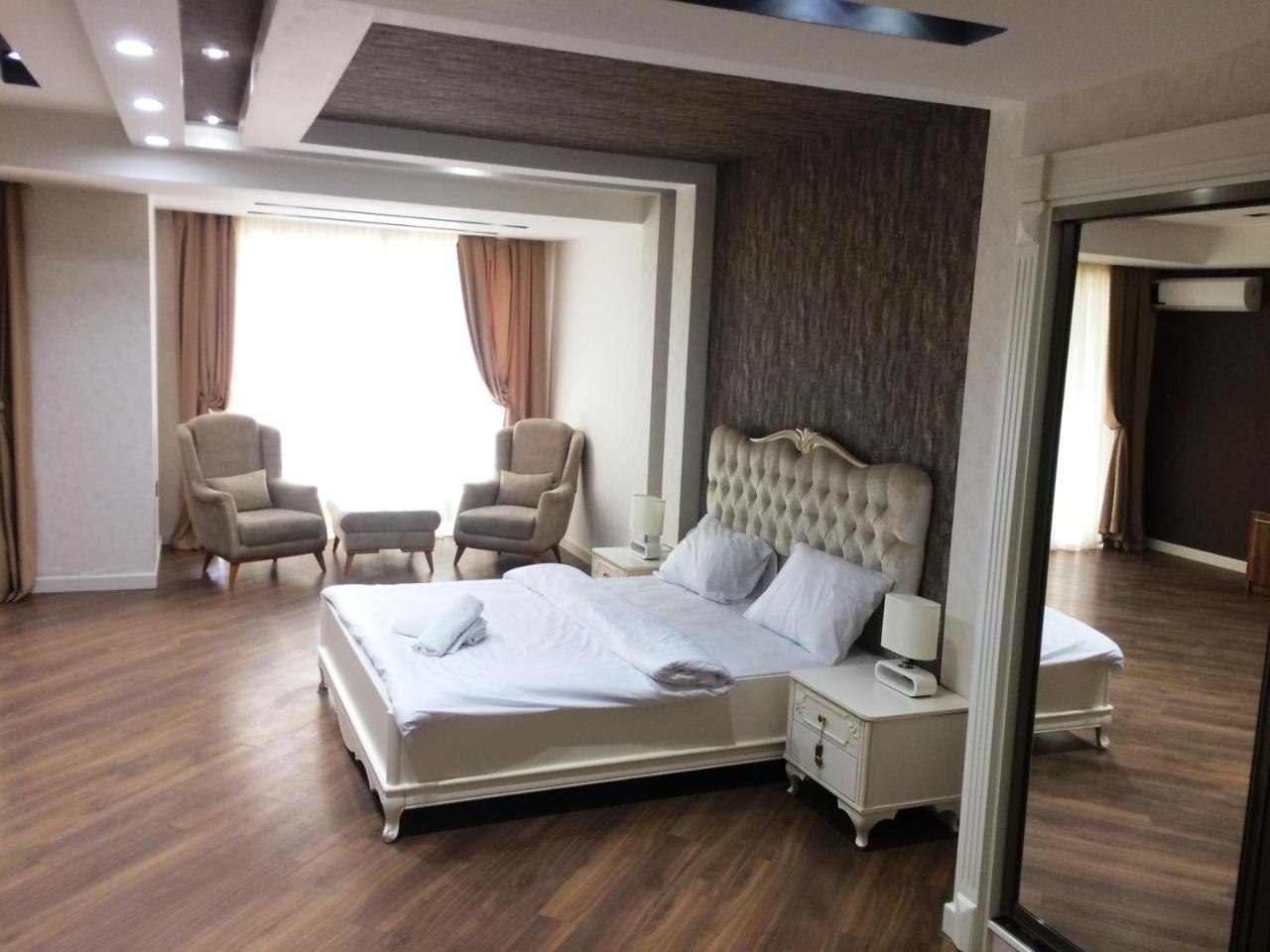 Park Azure Apartment Deluxe 2 Bedroom Baku Ngoại thất bức ảnh