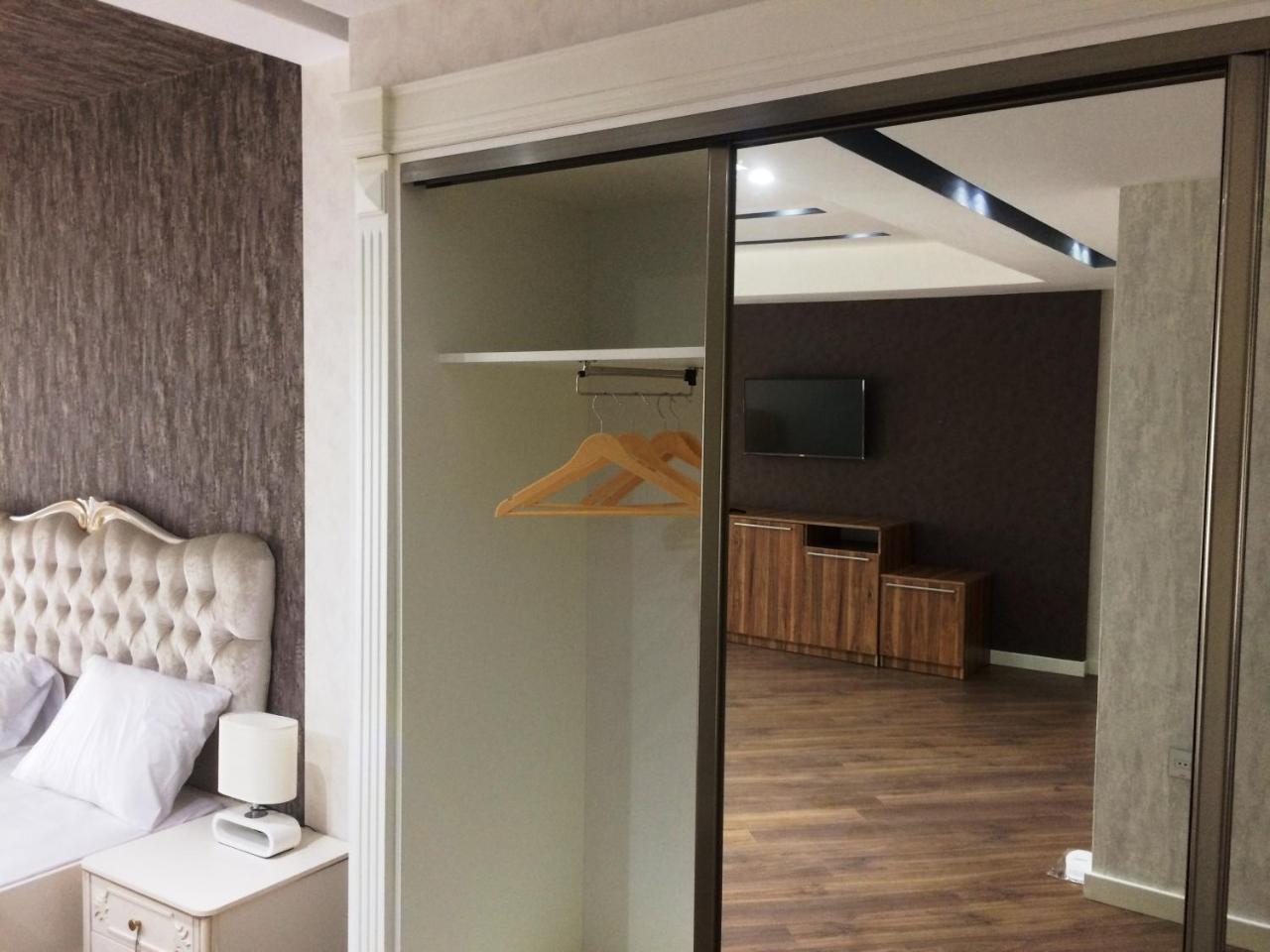 Park Azure Apartment Deluxe 2 Bedroom Baku Ngoại thất bức ảnh